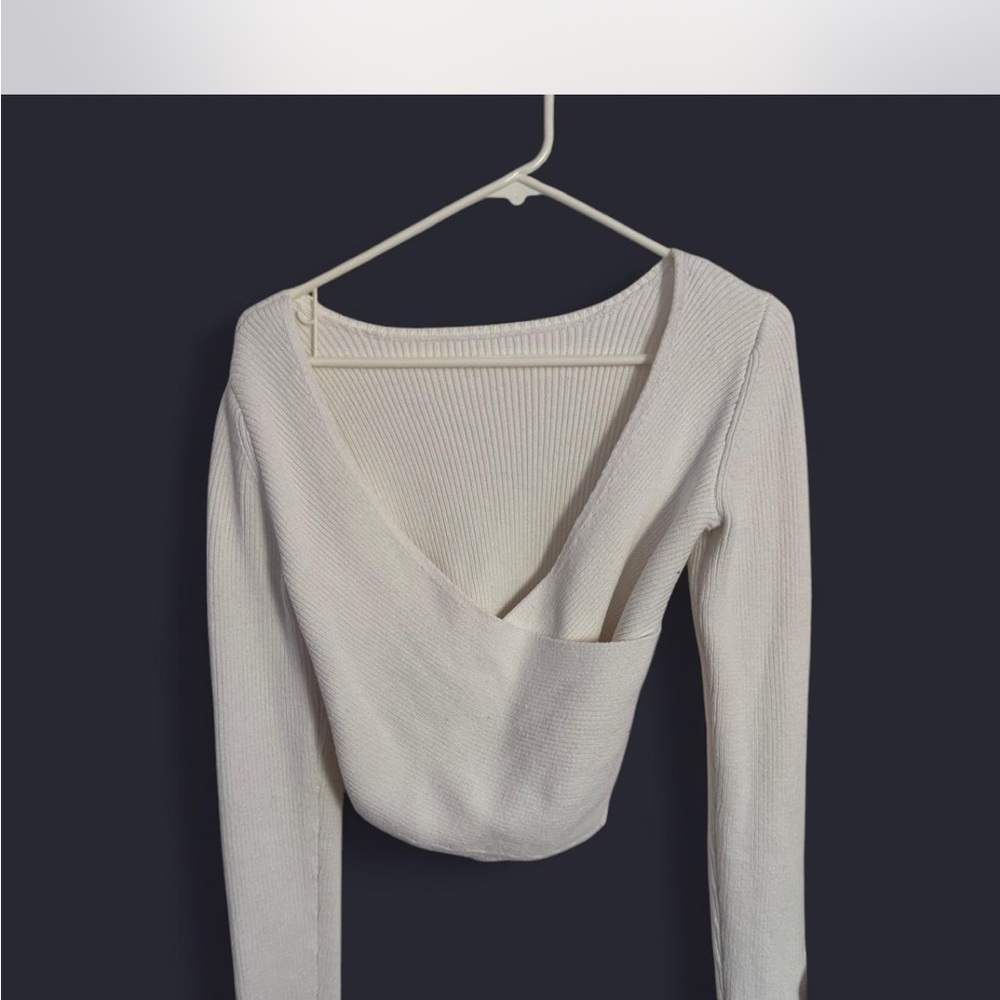 Abercrombie & Fitch Cream V-Neck Sweater